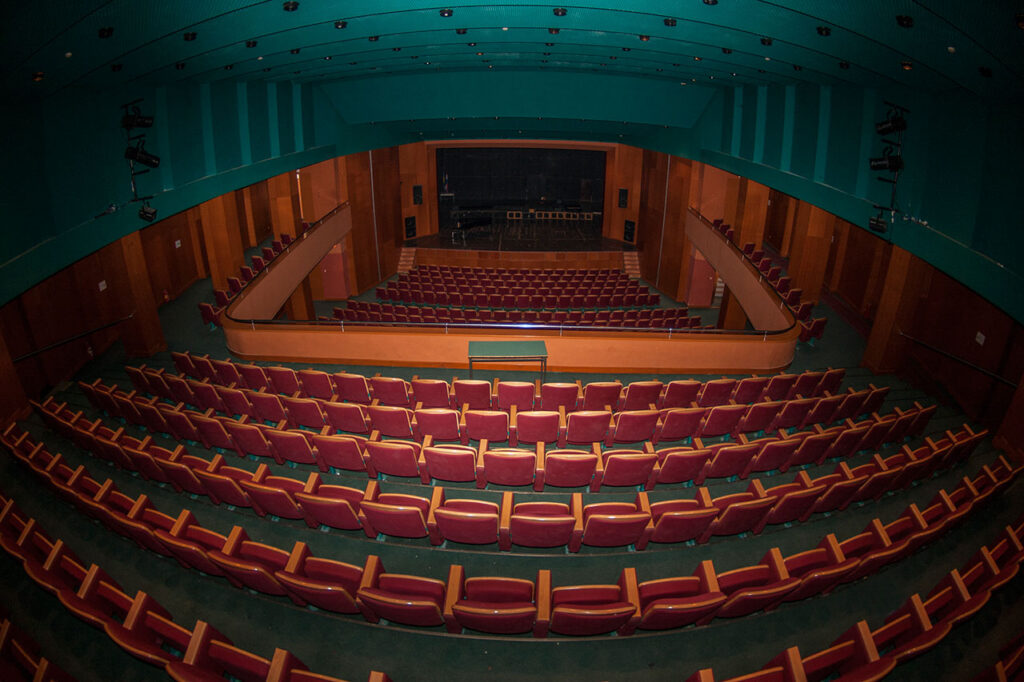 Hrvatski dom Herceg Stjepan Kosača - Velika dvorana sa 724 mjesta