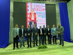 Zajednička fotografija predavača i panelista nakon eventa Foruma o cikloturizmu